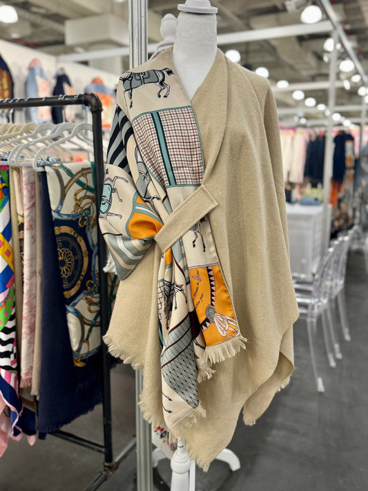 Pull Through Wrap / Beige / Blue & Black Horse